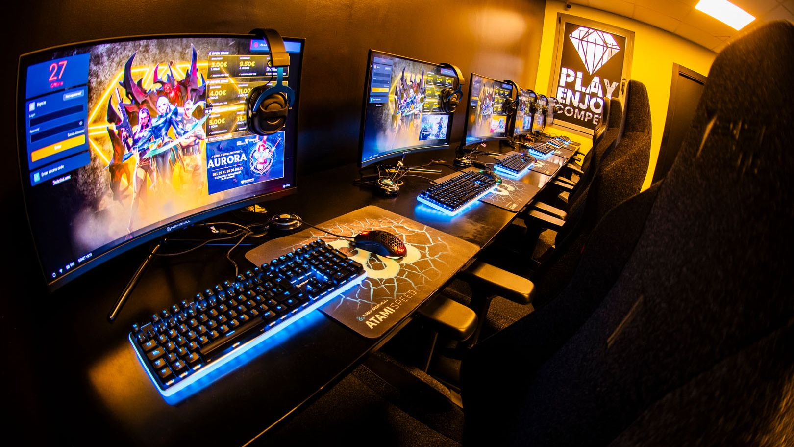 Open Zone - Madrid - Pantallas Curvas